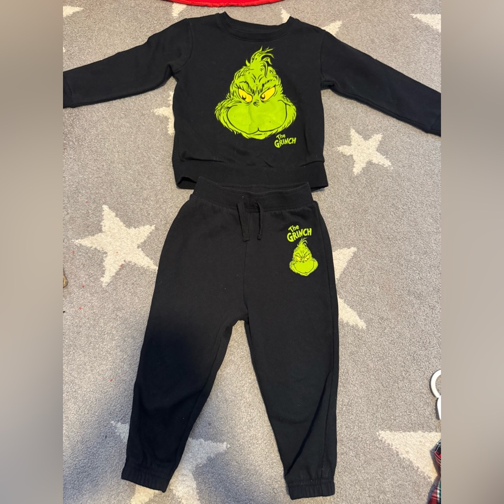 The Grinch sweater set